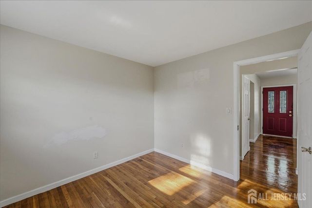 126 Orange Street, Edison, NJ 08817