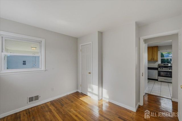 126 Orange Street, Edison, NJ 08817