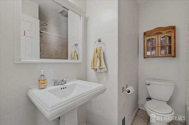 126 Orange Street, Edison, NJ 08817