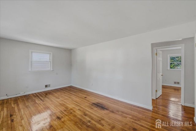 126 Orange Street, Edison, NJ 08817