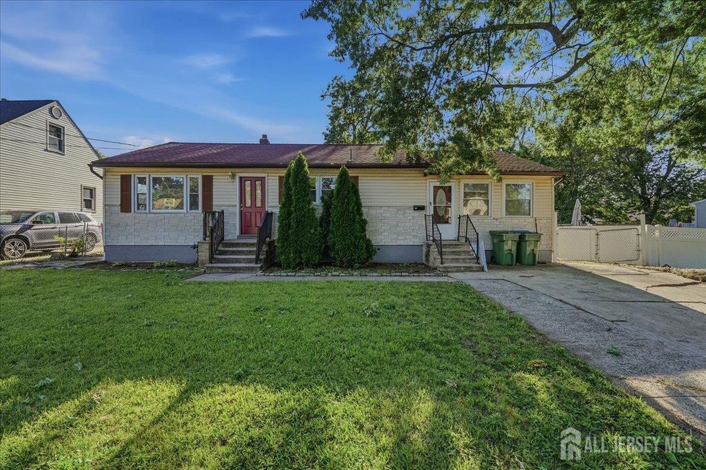 126 Orange Street, Edison, NJ 08817