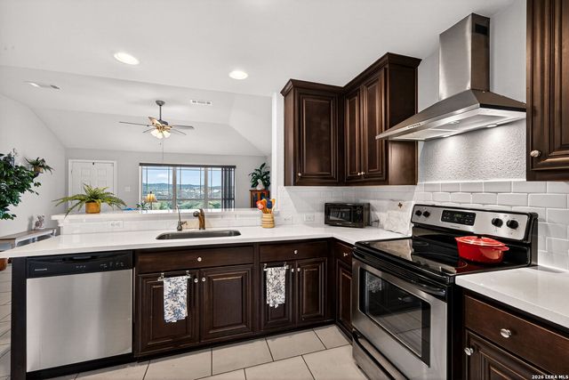 142 HARBOUR VW, Lakehills, TX 78063