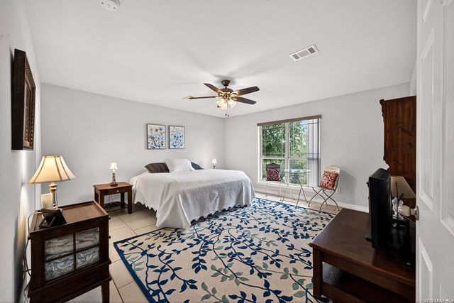 142 HARBOUR VW, Lakehills, TX 78063