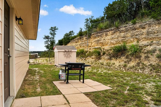 142 HARBOUR VW, Lakehills, TX 78063