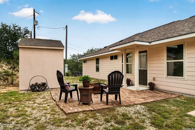 142 HARBOUR VW, Lakehills, TX 78063