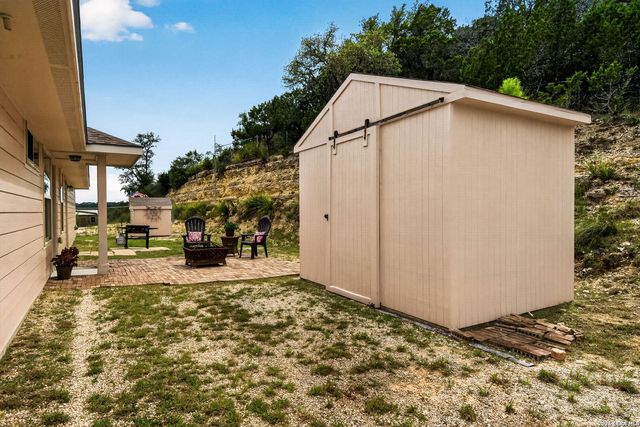 142 HARBOUR VW, Lakehills, TX 78063