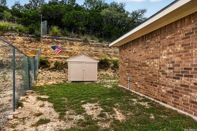 142 HARBOUR VW, Lakehills, TX 78063
