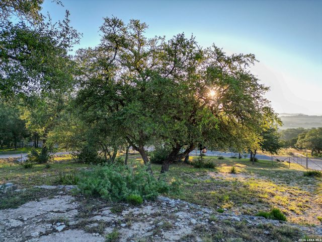 142 HARBOUR VW, Lakehills, TX 78063