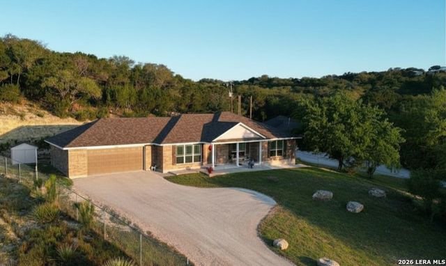 142 HARBOUR VW, Lakehills, TX 78063