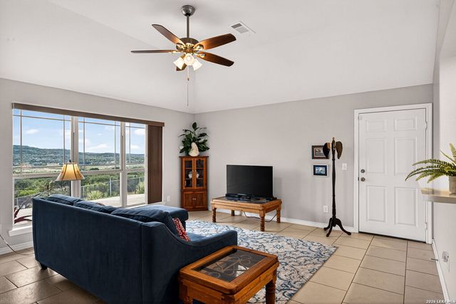 142 HARBOUR VW, Lakehills, TX 78063