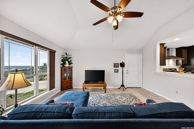 142 HARBOUR VW, Lakehills, TX 78063