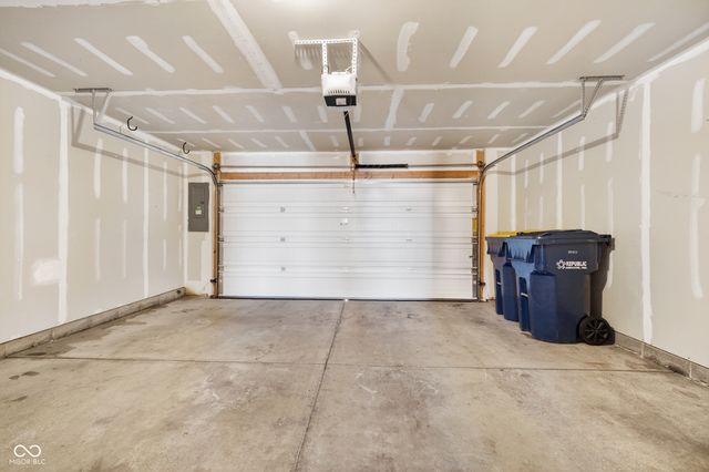 6335 Schooler Drive, Whitestown, IN 46075