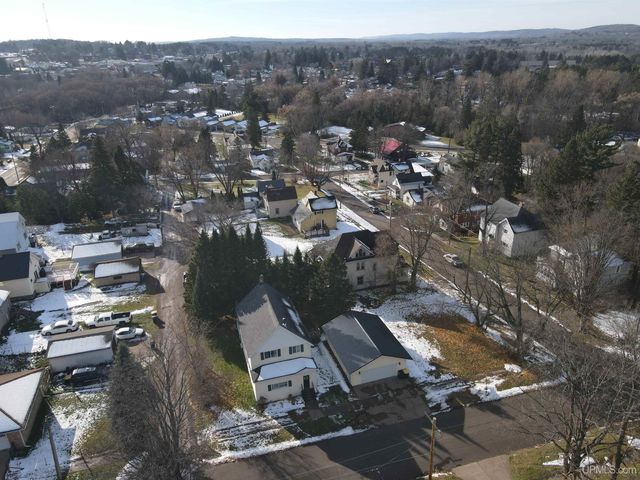 317 N Lawrence Street, Ironwood, MI 49938