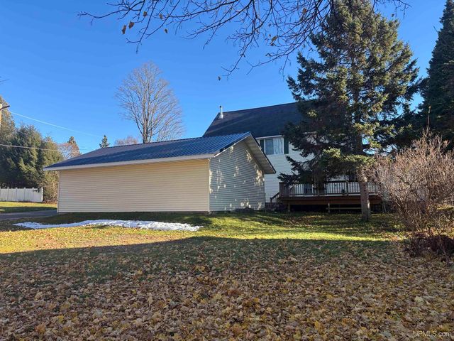 317 N Lawrence Street, Ironwood, MI 49938