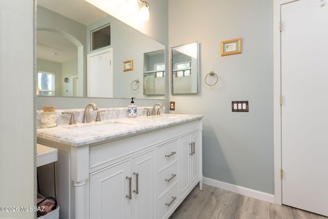 9259 N Whispering Shadows Way, Tucson, AZ 85743