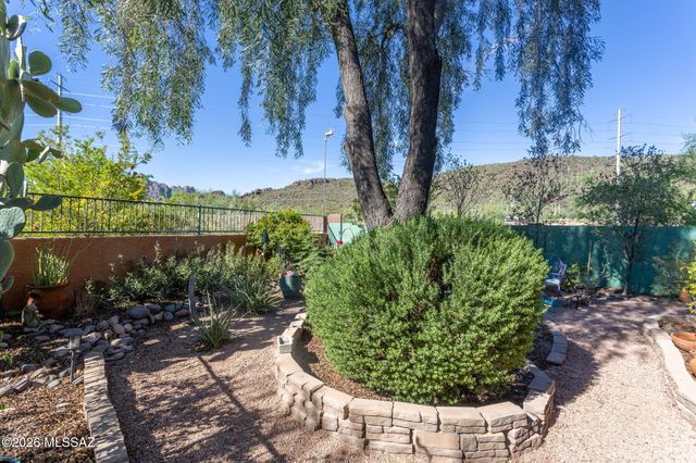 9259 N Whispering Shadows Way, Tucson, AZ 85743
