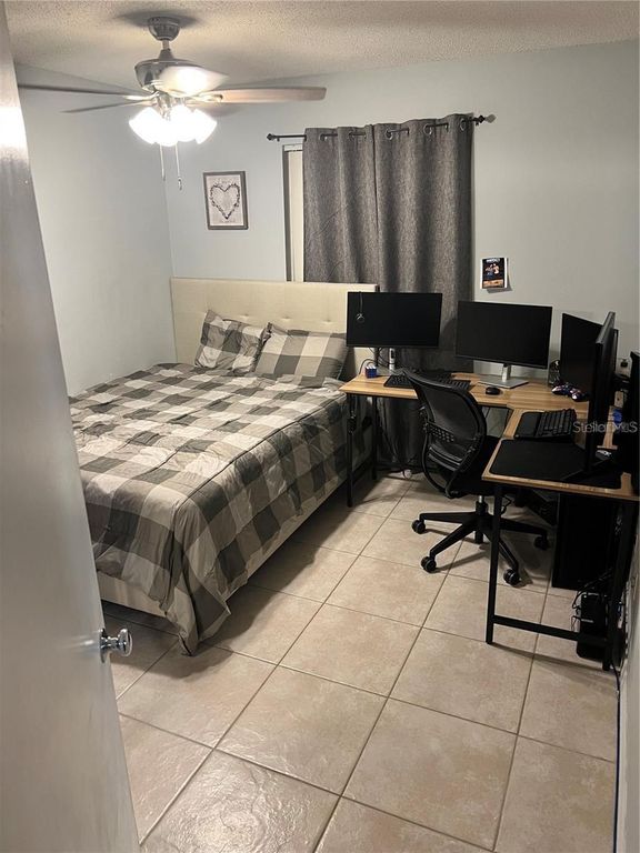 Image 17 of property listing at 2528 WOODGATE BOULEVARD 201, Orlando, FL 32822