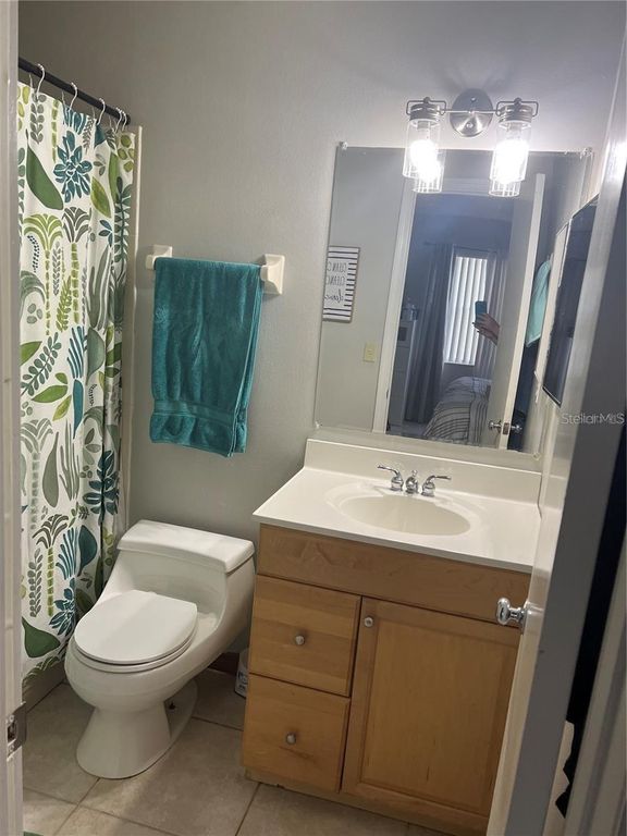 Image 21 of property listing at 2528 WOODGATE BOULEVARD 201, Orlando, FL 32822