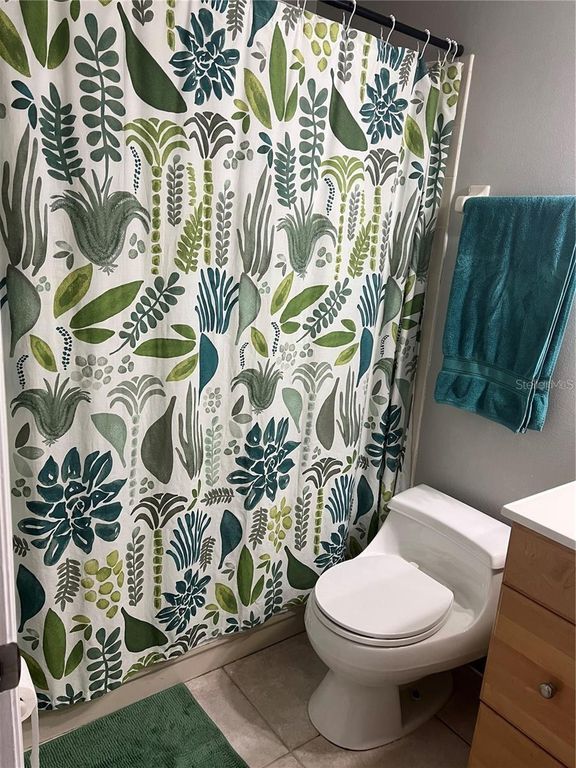 Image 22 of property listing at 2528 WOODGATE BOULEVARD 201, Orlando, FL 32822