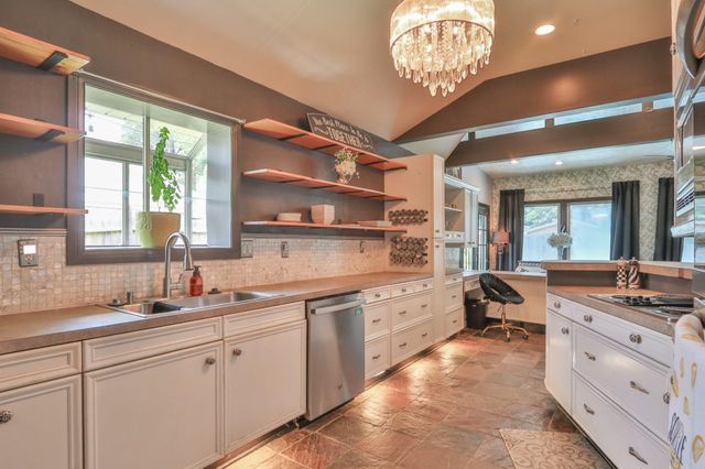 502 Wildwood Drive, Seabrook, TX 77586