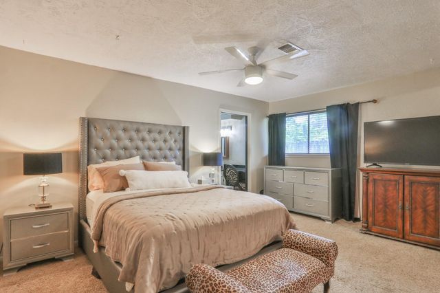 502 Wildwood Drive, Seabrook, TX 77586