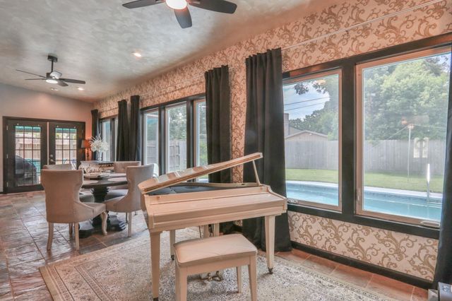 502 Wildwood Drive, Seabrook, TX 77586