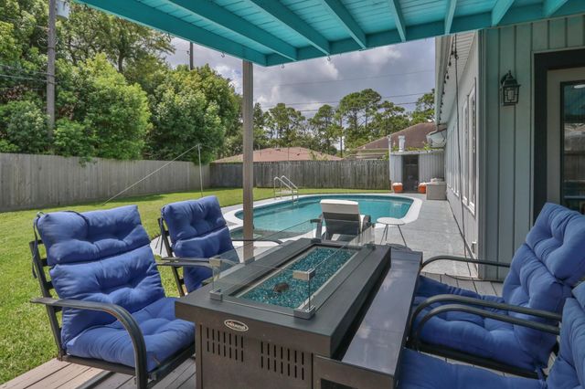 502 Wildwood Drive, Seabrook, TX 77586