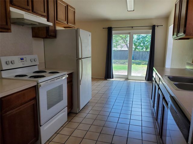 2210 N Celia DR, Cedar Park, TX 78613