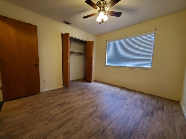 2210 N Celia DR, Cedar Park, TX 78613