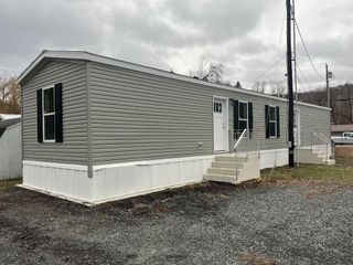15 Blake Drive, Pownal, VT 05261