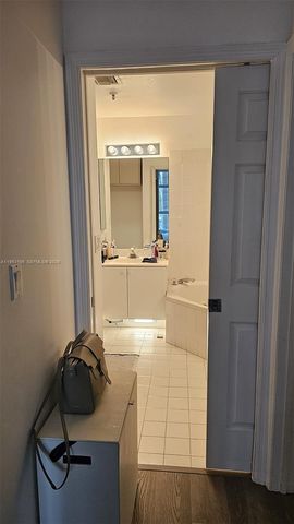 9755 NW 52nd St 201, Doral, FL 33178