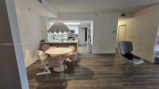 9755 NW 52nd St 201, Doral, FL 33178