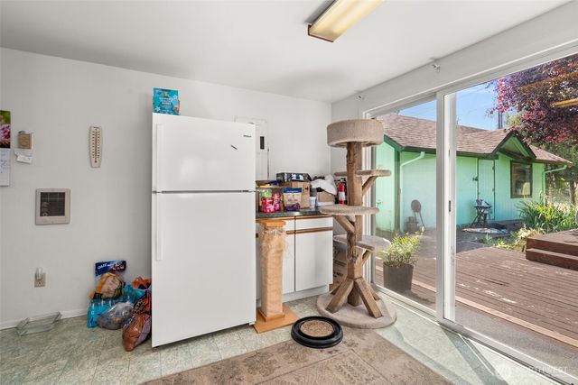 806 California Street, Raymond, WA 98577