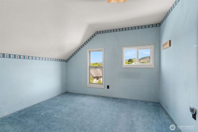 806 California Street, Raymond, WA 98577