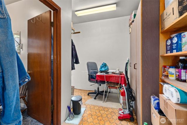 806 California Street, Raymond, WA 98577