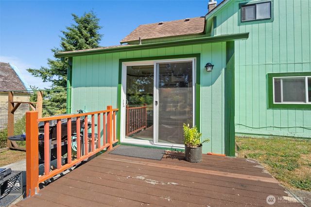 806 California Street, Raymond, WA 98577