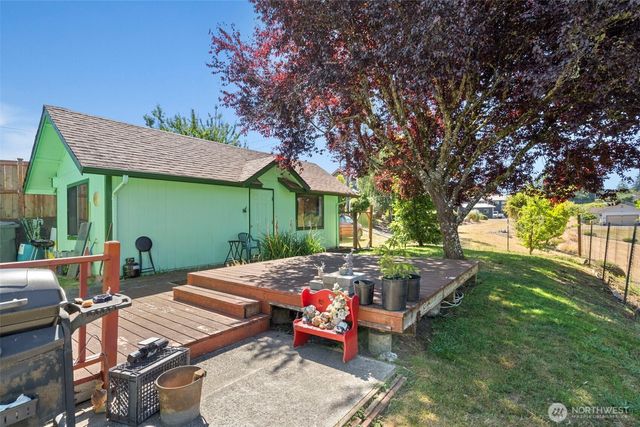 806 California Street, Raymond, WA 98577