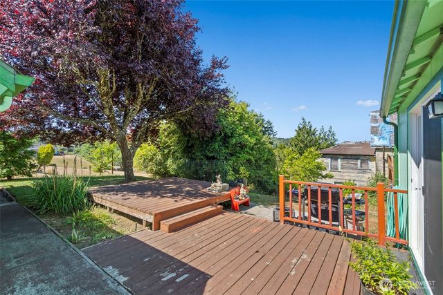 806 California Street, Raymond, WA 98577