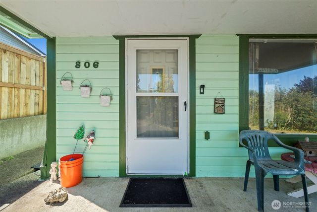 806 California Street, Raymond, WA 98577