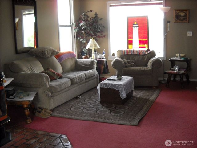 806 California Street, Raymond, WA 98577