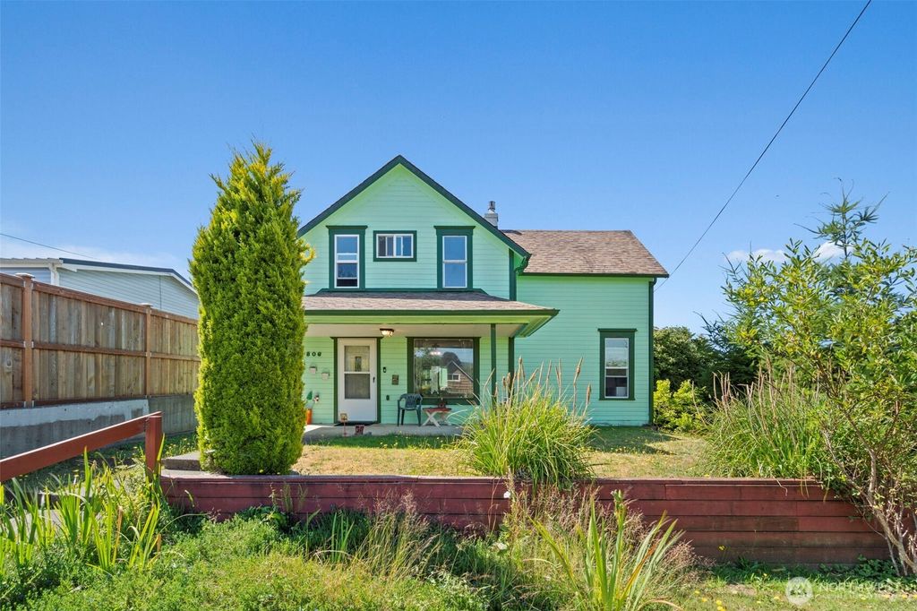 806 California Street, Raymond, WA 98577