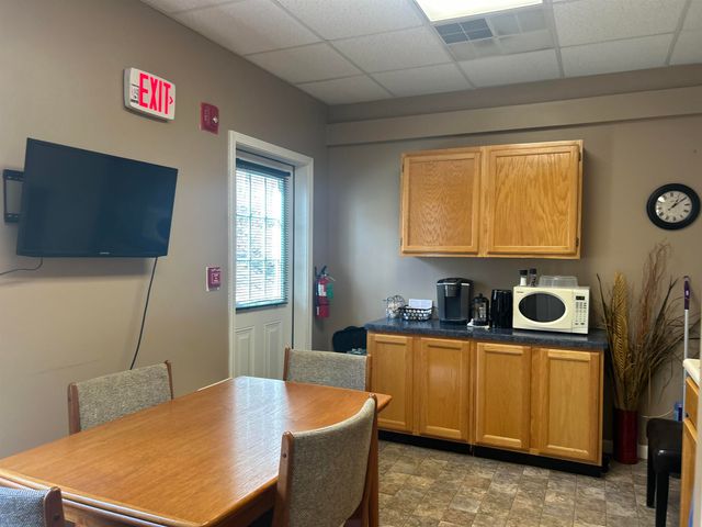 109 Ponemah Rd Ste 8 B, Amherst, NH 03031