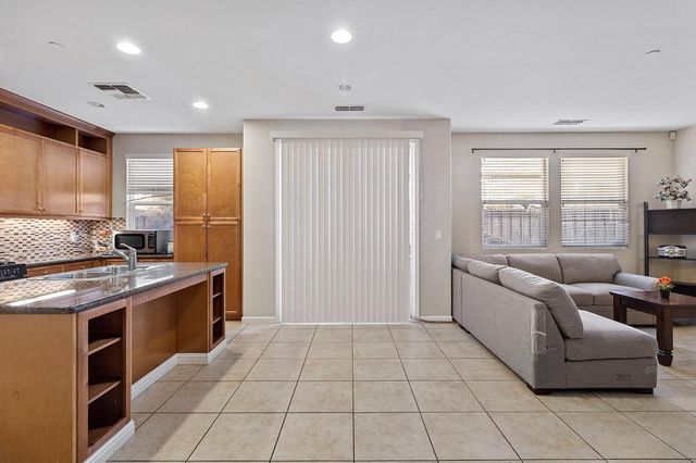 7525 Eldred Way, Sacramento, CA 95829