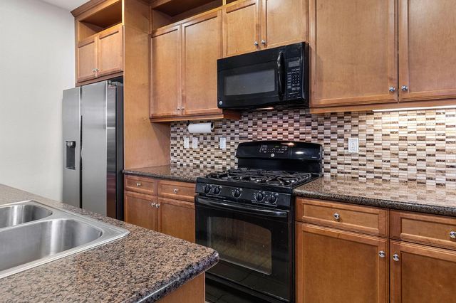 7525 Eldred Way, Sacramento, CA 95829