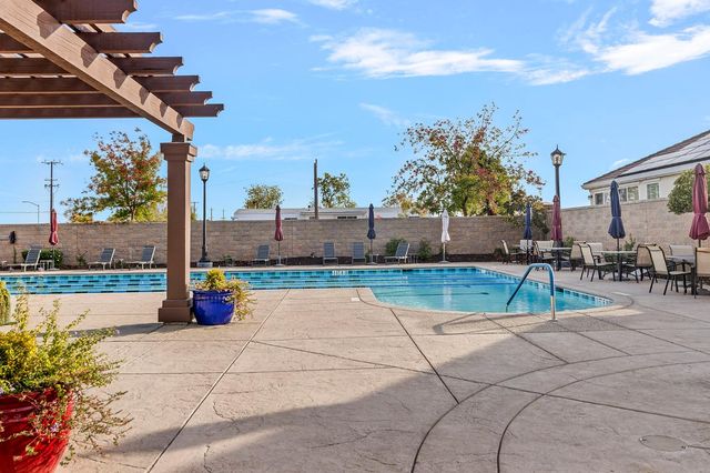 7525 Eldred Way, Sacramento, CA 95829