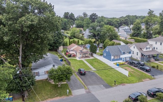 68 Maple St, Bridgewater Twp., NJ 08807