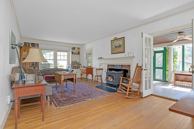 994 Main Street, Glastonbury, CT 06073