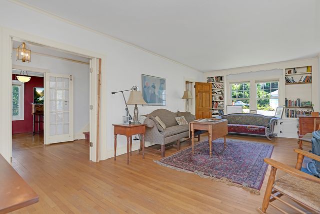 994 Main Street, Glastonbury, CT 06073