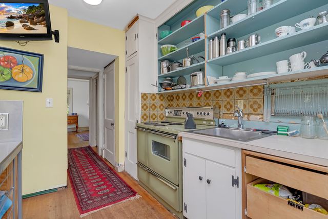 994 Main Street, Glastonbury, CT 06073