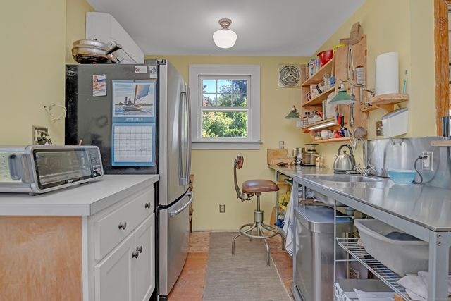 994 Main Street, Glastonbury, CT 06073